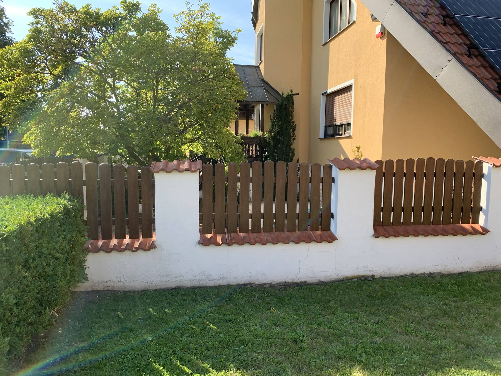 Zaunlatte Kunststoff | Kunststofflatte Nussbaum | 130 x 25 mm