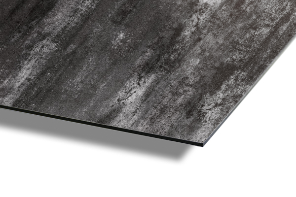 Wandverkleidung Bad Aluverbund - Metall oxidiert dunkel Steinstruktur | ALUCOM®