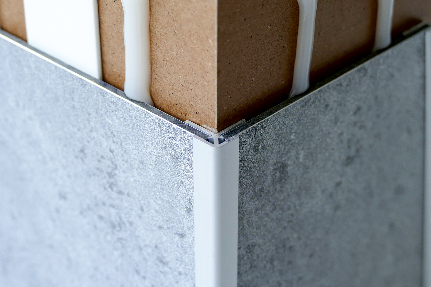 Alu Außeneckprofil 3m Silber eloxiert für 3 mm Platten | ALUCOM® Alu Außeneckprofil 3m Silber eloxiert für 3 mm Platten | ALUCOM®