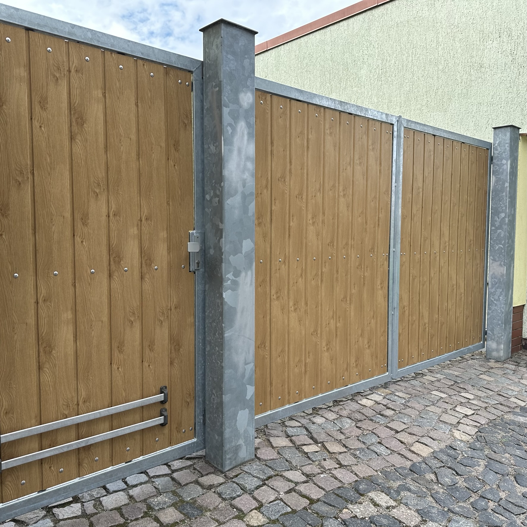 Torfüllung Kunststoff Irish Oak - Massiv Kunststoffbretter für Tore, Türen & Zäune 143 x 15 mm 