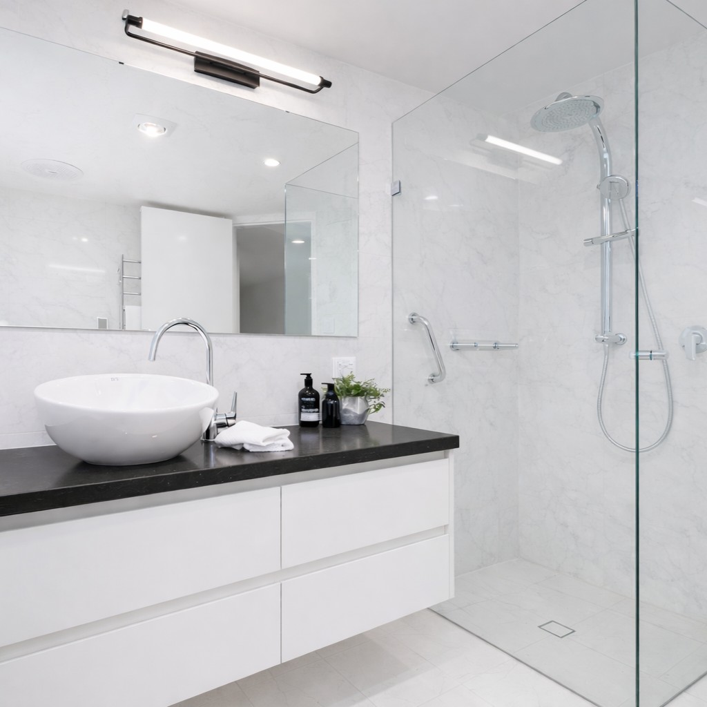 Wandverkleidung Bad Aluverbund - Marmor Kalkweiß | ALUCOM® Design Interieur