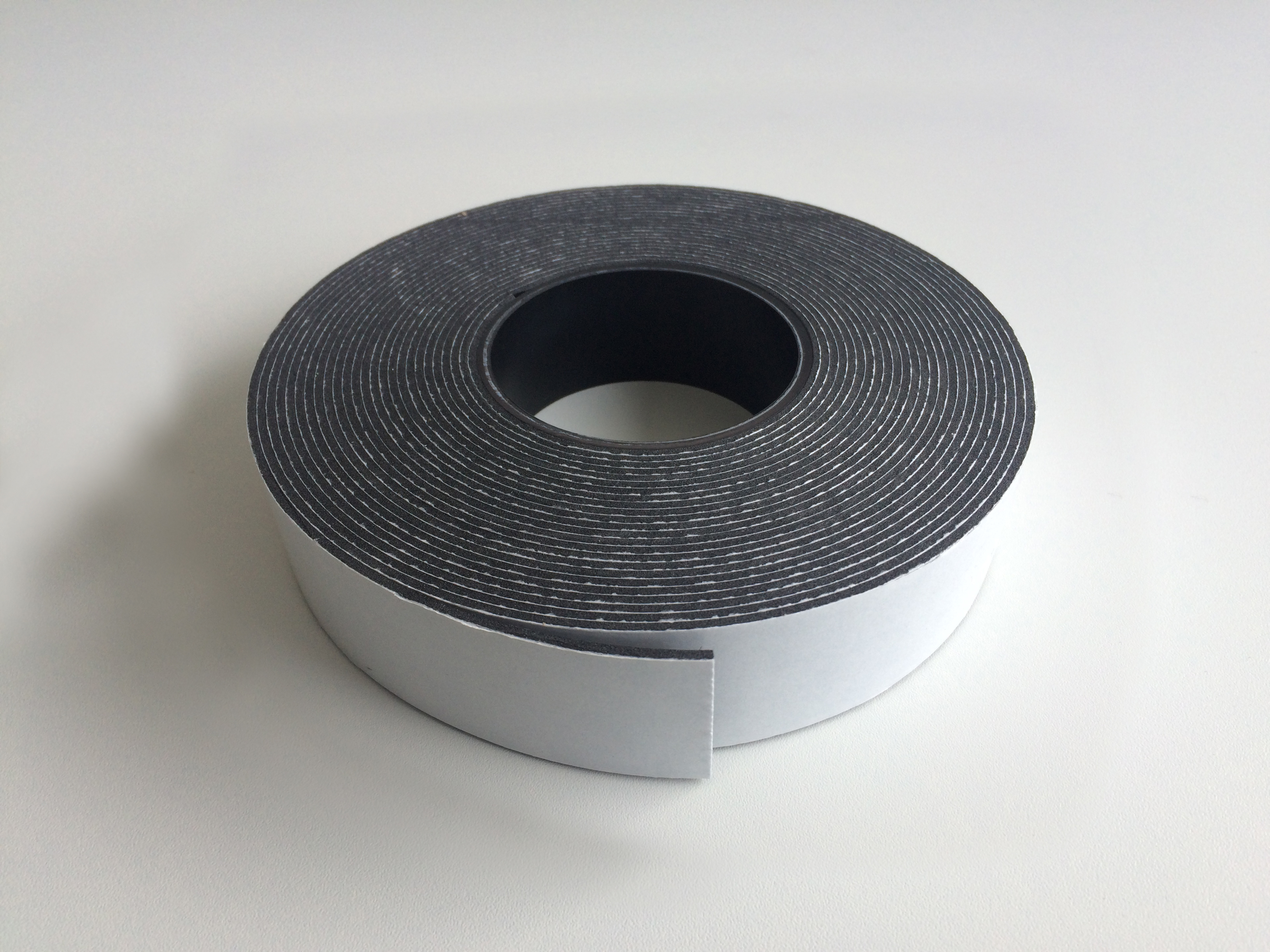 Montageklebeband für Alu Verbundplatten | ALUCOM® Montageklebeband für Alu Verbundplatten | ALUCOM®
